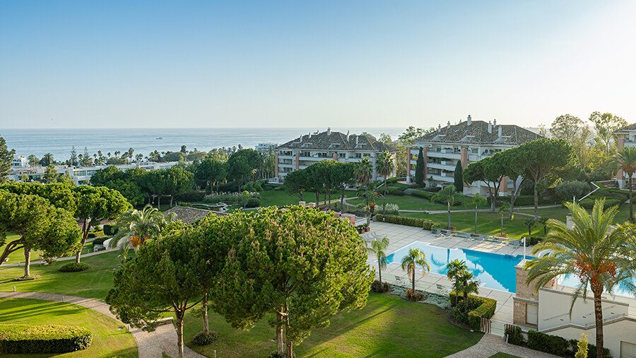 la-trinidad-pool-area-views